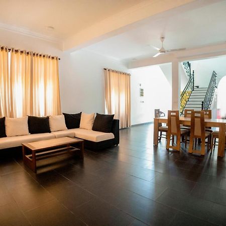 Lankahuts Villa Negombo Exterior foto