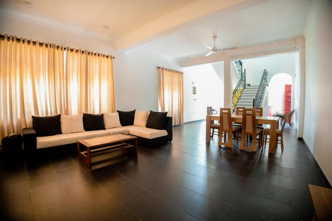 Lankahuts Villa Negombo Exterior foto